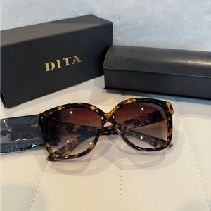 DITA PARADIS 22016 B Oversized Cat Eye Sunglasses